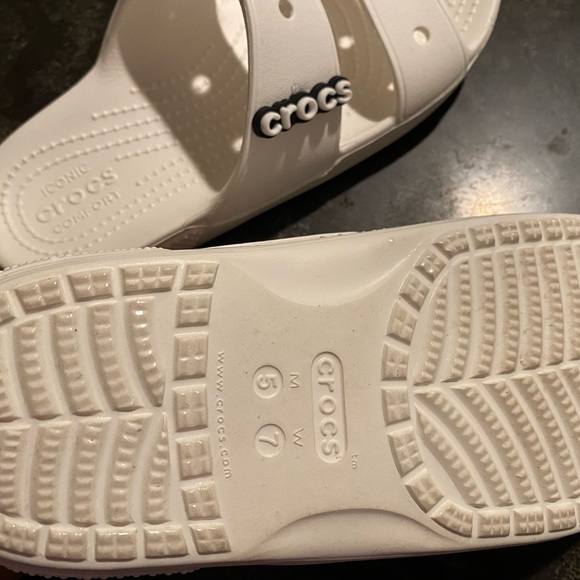 Crocs - Picture 4 of 7